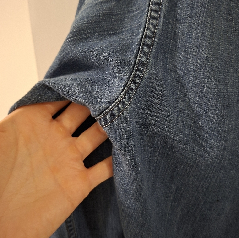 Uniqlo Men's Blue Denim Patch Pocket Button-Up Shirt (Size S; Slim Fit) - Picture 5 of 7